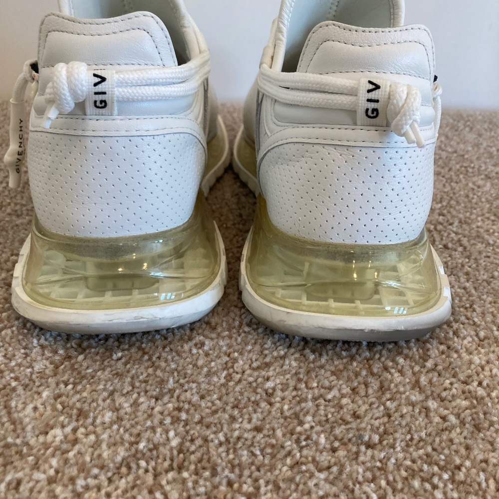 Givenchy Spectre Sneaker View 3